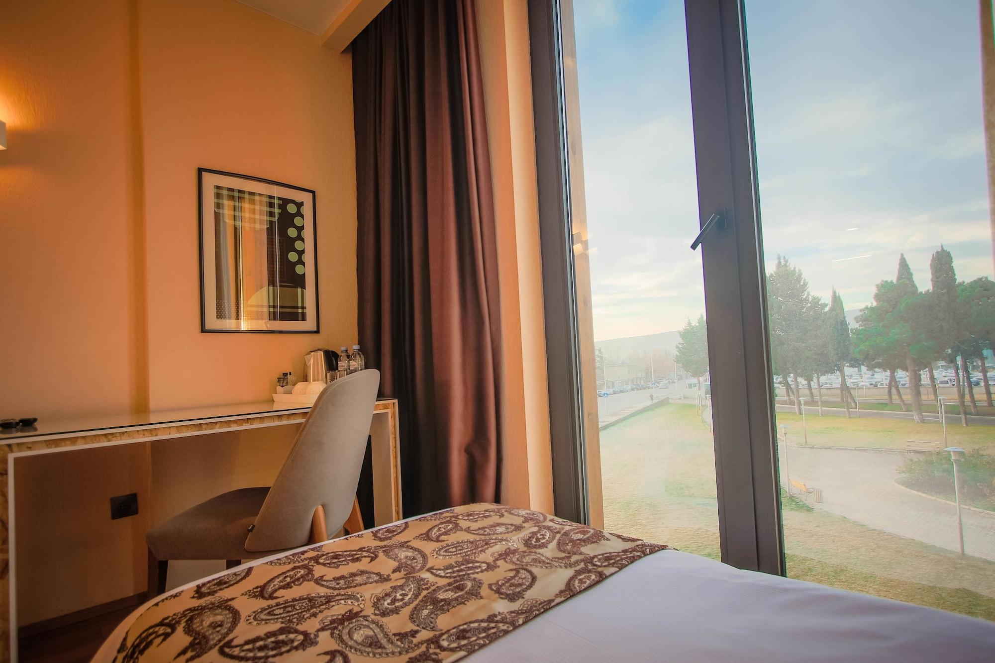 Iveria Inn Hotel Τυφλίδα Εξωτερικό φωτογραφία
