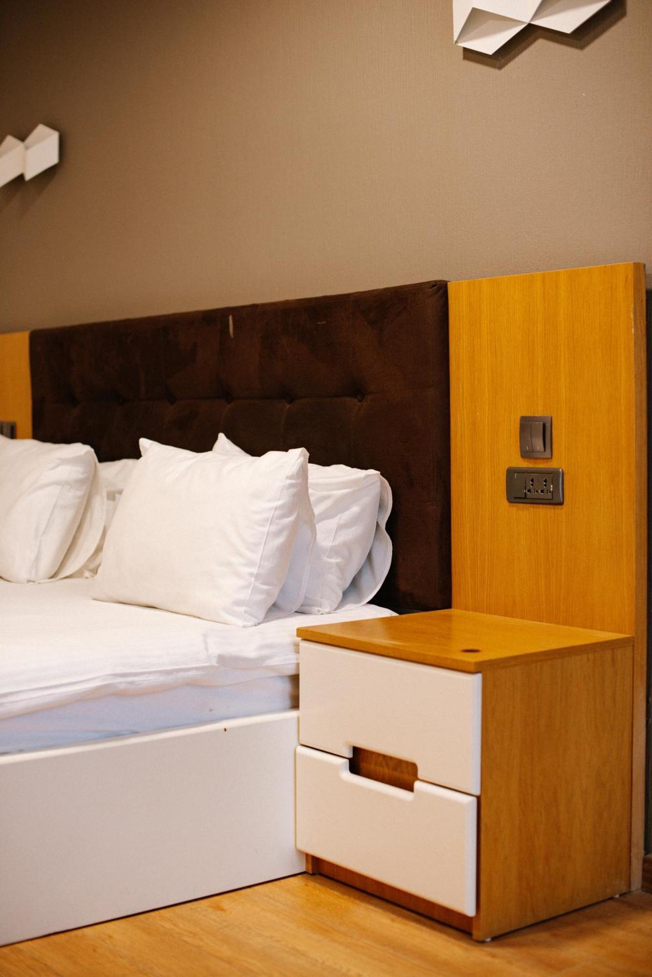 Iveria Inn Hotel Τυφλίδα Δωμάτιο φωτογραφία