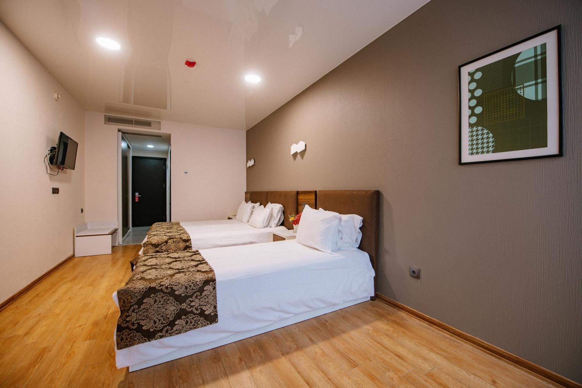 Iveria Inn Hotel Τυφλίδα Δωμάτιο φωτογραφία